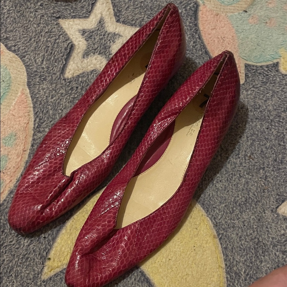 Chic Snakeskin Flats